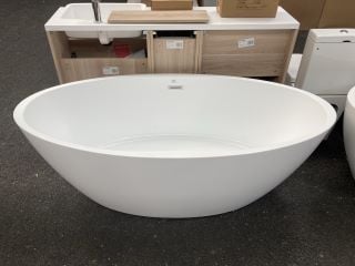 1700 X 780MM MODERN TWIN SKINNED DOUBLE ENDED FREESTANDING BATH WITH INTEGRAL CHROME SPRUNG WASTE & OVERFLOW - RRP £1509: LOCATION - A2