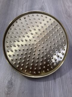 300MM DIAMETER TRADITIONAL ROSE SHOWER HEAD IN BRUSHED BRASS RRP £199: LOCATION - R2