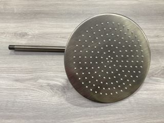 300MM DIAMETER FIXED SHOWER HEAD WITH WALL MOUNTED ARM IN BRUSHED GOLD RRP £185: LOCATION - R2