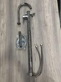 FREE STANDING BSM IN CHROME WITH SWIVEL SPOUT, PENCIL STYLE SHOWER HANDSET AND HOSE RRP £698: LOCATION - R2