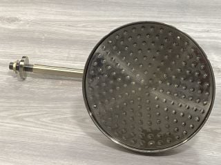 300MM DIAMETER TRADITIONAL ROSE SHOWER HEAD WITH WALL MOUNTED SHOWER ARM IN BRUSHED GOLD RRP £248: LOCATION - R2