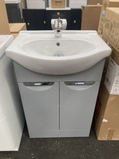 (COLLECTION ONLY) FLOOR STANDING 2 DOOR SEMI RECESSED SINK UNIT IN LIGHT GREY WITH A 550 X 440MM 1TH CERAMIC BASIN COMPLETE WITH A MONO BASIN MIXER TAP AND CHROME SPRUNG WASTE RRP £730: LOCATION - A5