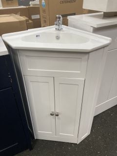 (COLLECTION ONLY) FLOOR STANDING 2 DOOR CORNER SINK UNIT IN WHITE WITH MATCHING BASIN COMPLETE WITH A MONO BASIN MIXER TAP AND CHROME SPRUNG WASTE RRP £695: LOCATION - A6