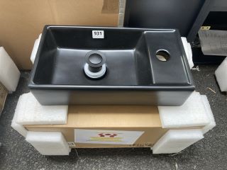 410 X 220MM BLACK CERAMIC SIDE TH COUNTER TOP BASIN WITH SPRUNG WASTE RRP £205: LOCATION - A5