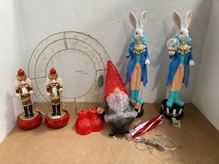 QTY OF ASSORTED CHRISTMAS DECORATIONS TO INCLUDE 2 X ENCHANTED GARDENS LED MR RABBIT ORNAMENTS: LOCATION - WA8