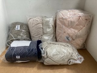 QTY OF ASSORTED BEDDING ITEMS TO INCLUDE SILENT NIGHT HEATED BLANKET: LOCATION - WA8