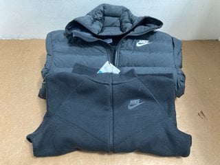 NIKE NSW FILLED JACKET JUNIOR SIZE 9-10 YEARS TO INCLUDE NIKE TECH FLEECE FULL ZIP HOODIE IN BLACK UK SIZE M: LOCATION - WA9