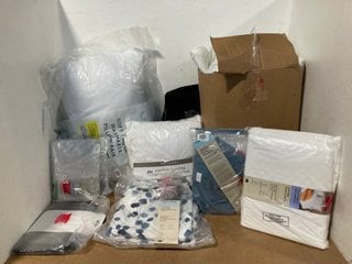 QTY OF ASSORTED BEDDING ITEMS TO INCLUDE JOHN LEWIS & PARTNERS NATURAL COTTON SUPER KING QUILTED MATTRESS PROTECTOR: LOCATION - WA11