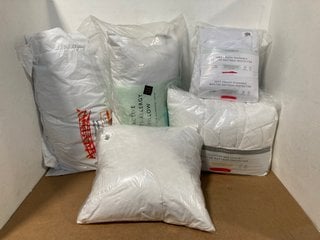 5 X ASSORTED BEDDING ITEMS TO INCLUDE JOHN LEWIS & PARTNERS PAIR OF MICROFIBRE STANDARD PILLOWS: LOCATION - WA11