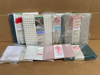 8 X ASSORTED JOHN LEWIS & PARTNERS BEDDING ITEMS TO INCLUDE SUPER KING DEEP FITTED SHEET IN BLUE: LOCATION - A17