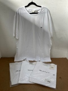 4 X GANT REGULAR FIT SHIELD T SHIRTS IN 110 WHITE - IN VARIOUS SIZES: LOCATION - A15