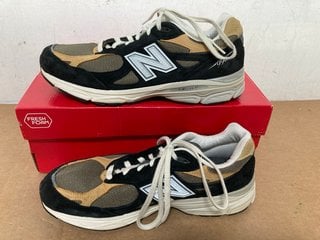 NEW BALANCE MENS 1080 V13 TRAINERS IN MULTI - SIZE UK 11 - RRP £160: LOCATION - A9