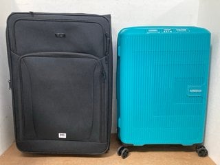 AMERICAN TOURISTER AEROSTEP SPINNER 4 WHEELED MEDIUM SUITCASE IN TURQUOISE TO ALSO INCLUDE JOHN LEWIS & PARTNERS 2 WHEELED FABRIC LARGE SUITCASE IN BLACK: LOCATION - A8