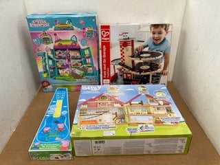 4 X ASSORTED CHILDRENS TOYS TO INCLUDE HAPE PARK AND GO GARAGE TOY SET: LOCATION - B8