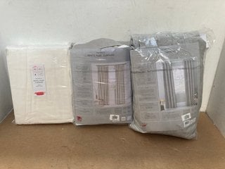 3 X ASSORTED JOHN LEWIS & PARTNERS HOUSEHOLD ITEMS TO INCLUDE PAIR OF VELVET PENCIL PLEAT CURTAINS IN CHAMPAGNE: LOCATION - B16