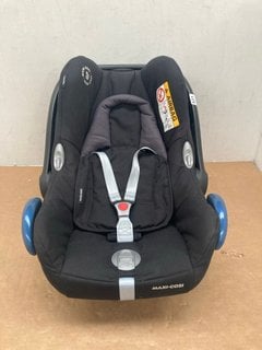 MAXI-COSI UNIVERSAL CAR SEAT IN BLACK: LOCATION - B17