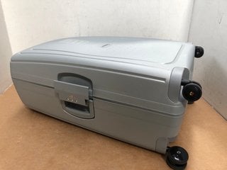 SAMSONITE SPINNER HARDSHELL SUITCASE IN SILVER: LOCATION - C15