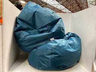 2 X WATERPROOF OUTDOOR BEAN BAGS IN TEAL: LOCATION - C15