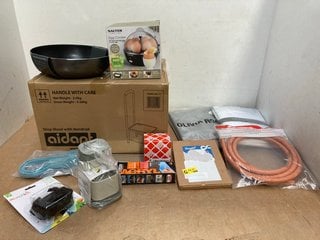 QTY OF ASSORTED HOUSEHOLD ITEMS TO INCLUDE KITCHEN COLLECTION 28CM NON-STICK FRYING PAN/WOK: LOCATION - C13