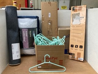 QTY OF ASSORTED HOUSEHOLD ITEMS TO INCLUDE BOX OF COAT HANGERS IN MINT GREEN: LOCATION - C1