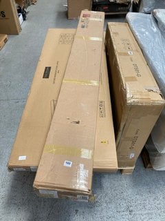 PALLET OF ASSORTED FLATPACK FURNITURE ITEMS TO INCLUDE VIDA DESIGNS OXFORD RADIATOR COVER IN WHITE: LOCATION - A2 (KERBSIDE PALLET DELIVERY)