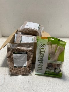 QTY OF ASSORTED ITEMS TO INCLUDE WHIMZEES NATURAL DAILY DENTAL TREATS - BBE 11/2024: LOCATION - AR8