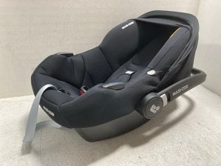 MAXI-COSI I-SIZE BABY CAR SEAT IN BLACK: LOCATION - AR12