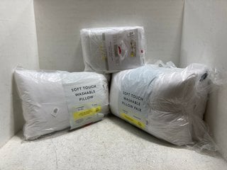 3 X ASSORTED JOHN LEWIS & PARTNERS BEDDING ITEMS TO INCLUDE PAIR OF SOFT TOUCH WASHABLE PILLOWS: LOCATION - AR13