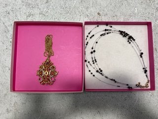 A CARRIE ELSPETH NECKLACE TO INCLUDE A NECKLACE, BOXED: LOCATION - AR16