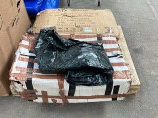 PALLET OF ASSORTED ITEMS TO INCLUDE VOUNOT 2 PIECE ZERO GRAVITY SUN LOUNGER WITH A GREY TABLE: LOCATION - B7 (KERBSIDE PALLET DELIVERY)