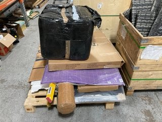 PALLET OF ASSORTED ITEMS TO INCLUDE YELLOW LEVELLING BAR: LOCATION - B8 (KERBSIDE PALLET DELIVERY)