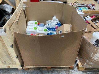 PALLET OF ASSORTED ITEMS TO INCLUDE HARVEYS WATER SOFTENER BLOCKS: LOCATION - B8 (KERBSIDE PALLET DELIVERY)