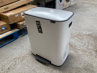 BRABANTIA BO PEDAL BIN WITH 1 INNER BUCKET IN FRESH WHITE: LOCATION - BR7