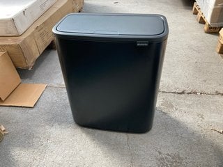 BRABANTIA BO PEDAL BIN WITH 2 INNER BUCKETS 2X30 LITRE: LOCATION - BR8