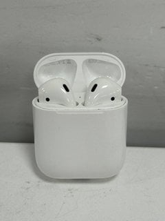 APPLE AIRPODS EARBUDS IN WHITE: MODEL NO A1602, A2031, A2032 [JPTM126304]