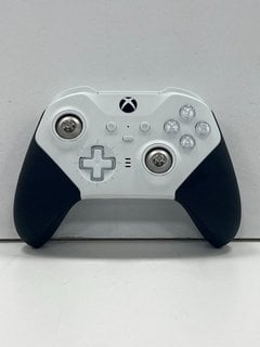 MICROSOFT XBOX ELITE WIRELESS CONTROLLER GAMES CONSOLE ACCESSORIES IN WHITE: MODEL NO 1797 (UNIT ONLY) [JPTM126178]