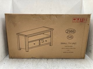 SMALL TV UNIT IN OAK L95.5 X W40.5 X H53.5 CM: LOCATION - D2