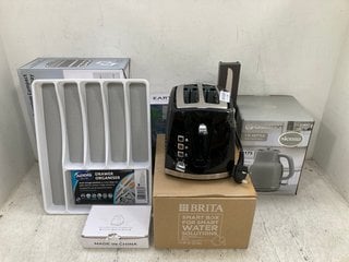 8 X ASSORTED HOUSEHOLD ITEMS TO INCLUDE DAEWOO 1.7L KETTLE IN GREY: LOCATION - D8