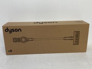 DYSON V8 HAND & STICK BAGLESS VACUUM CLEANER IN SILVER - RRP £329: LOCATION - BOOTH