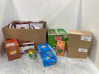 QTY OF ASSORTED CONSUMABLES TO INCLUDE GOLDER WONDER FULLY FLAVOURED SPRING ONION CRISPS BBE - 07/12/2024 & WALKERS LUXURY ORANGE ROYALS SHORTBREADS BBE- 30/04/2025: LOCATION - C15