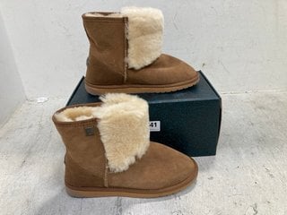 EMU AUSTRALIA PLATINUM LARA MINI FLEECED BOOTS IN TAN SIZE: 6 RRP - £149: LOCATION - C21