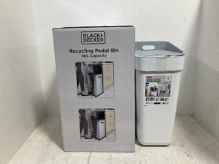 CURVER READY TO COLLECT WASTE SEPARATION BIN IN GREY TO INCLUDE BLACK & DECKER RECYCLING 40L PEDAL BIN IN SILVER: LOCATION - B4