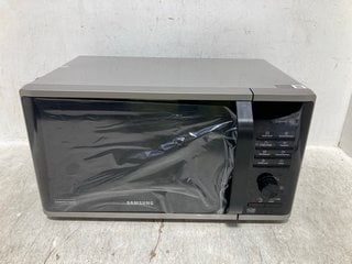 SAMSUNG MICROWAVE OVEN IN SILVER - MODEL MS23K3515AS: LOCATION - B16