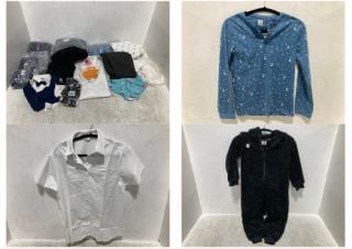 QTY OF ASSORTED CLOTHING ITEMS TO INCLUDE 2 X WHITE BUTTON UP SHIRTS SIZE UK MEDIUM: LOCATION - B16