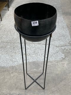 ENDO RECLAIMED IRON PLANTER STAND - BLACK - LARGE - RRP £110: LOCATION - C2