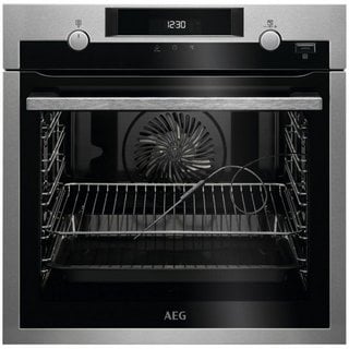 AEG BUILT IN SINGLE ELECTRIC OVEN: MODEL BPS556020M - RRP £679: LOCATION - B5