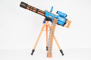 X-SHOT INSANITY MOTORIZED RAGE FIRE MOUNTED FOAM DART GUN: LOCATION - BR1