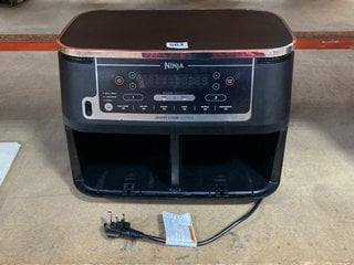 NINJA DUAL AIR FRYER (MISSING BASKETS): LOCATION - BR11