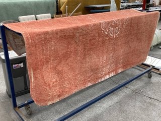 LOUIS DE POORTERE FADING WORLD FLOOR RUG IN SALMON SIZE : 170 X 240CM: LOCATION - C6