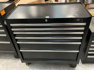 6 DRAWER WHEELED TOOL CHEST IN BLACK: LOCATION - A6